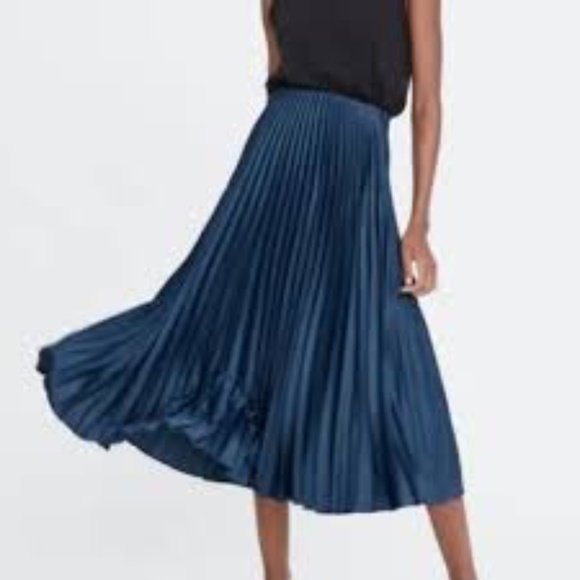 ZARA BLUE SATIN PLEATED MIDI SKIRT - Picture 2 of 4